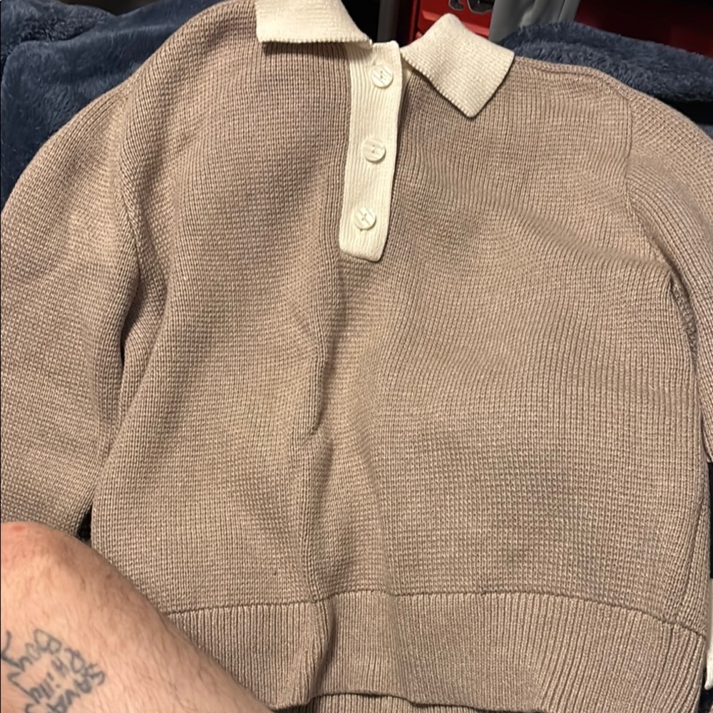 Abercrombie & Fitch Tan Sweater
